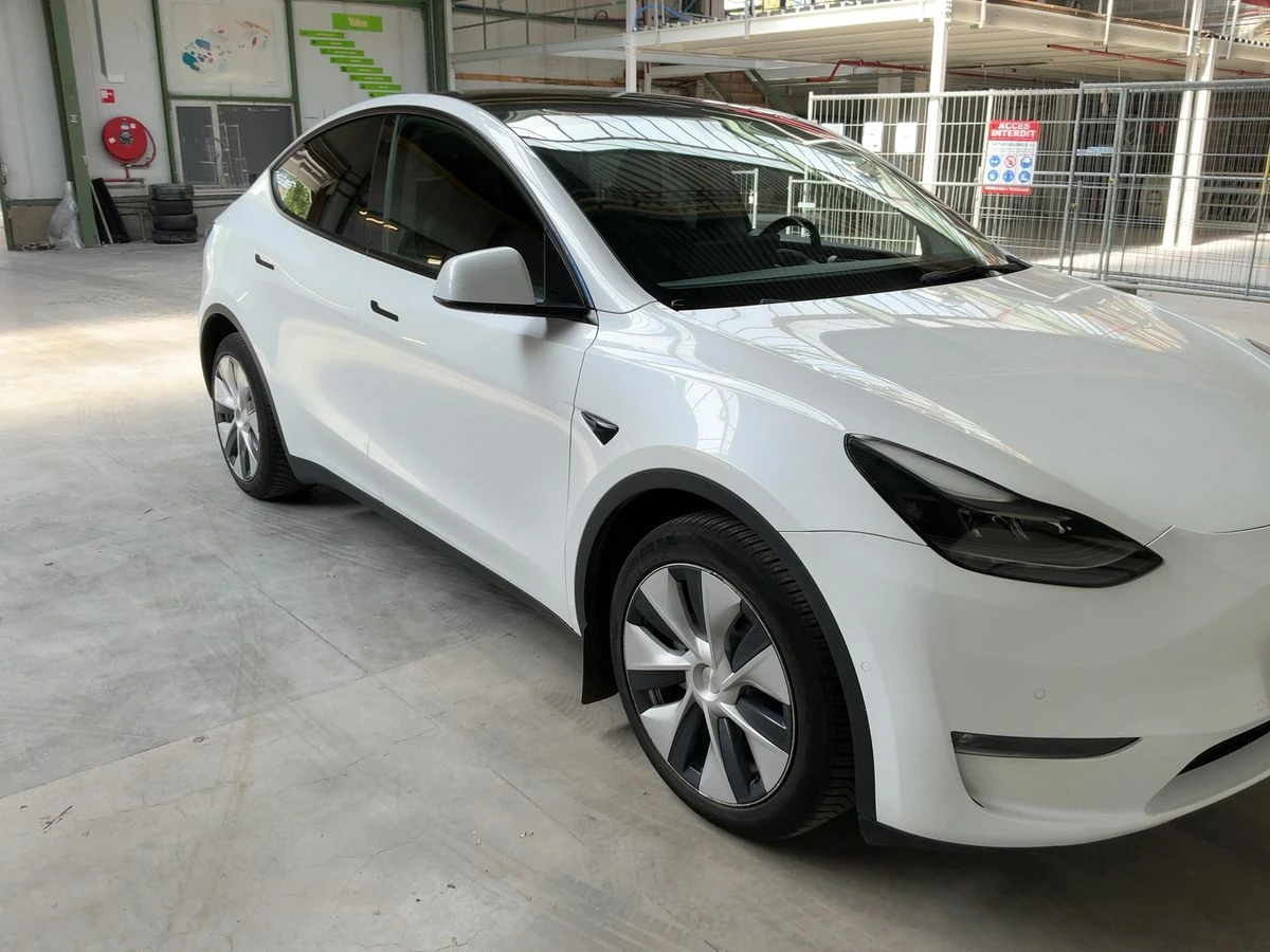 Tesla Model Y Long Range AWD Giga Berlin
