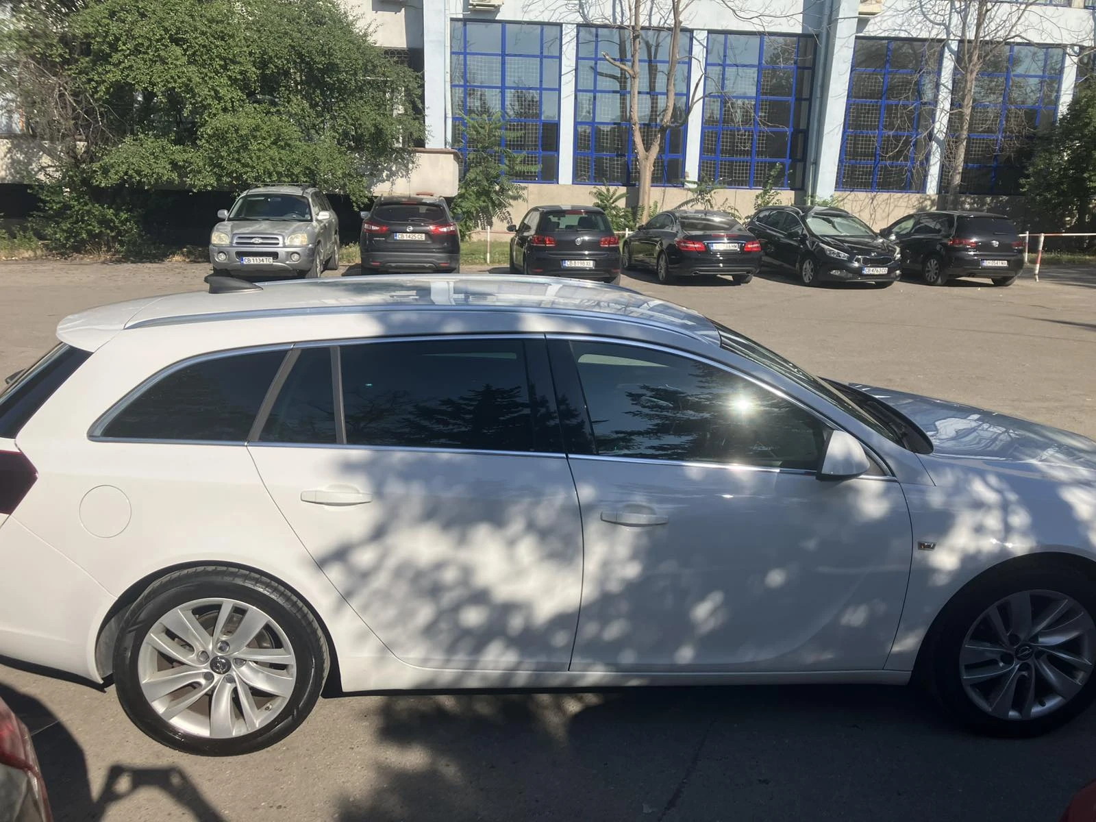 Opel Insignia Sports Tourer 1.6 CDTI, снимка 5 - Автомобили и джипове - 55651278
