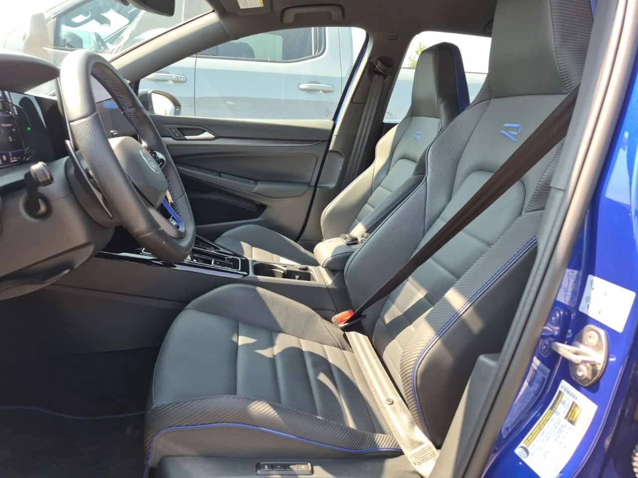 VW Golf R / LED / DISTRONIC / 2 КЛЮЧА , снимка 9 - Автомобили и джипове - 55662467