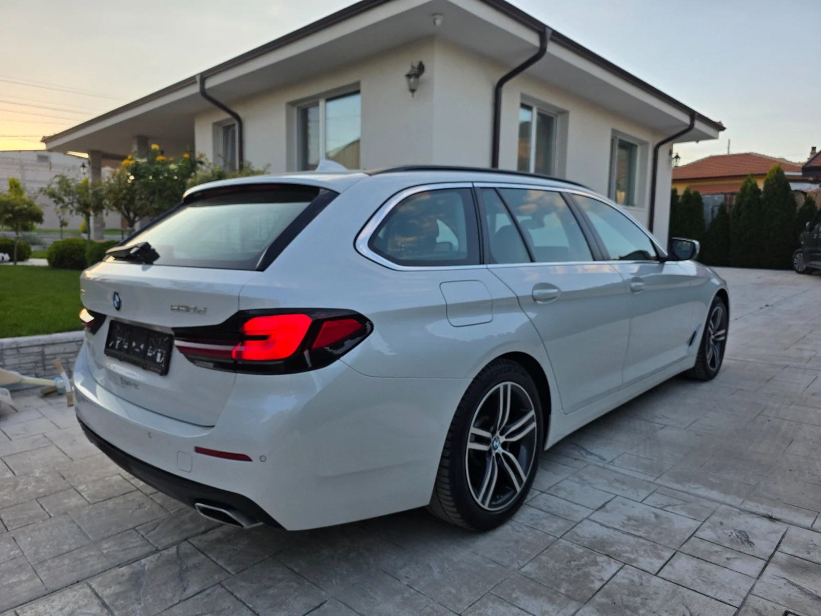 BMW 520 2.0 D X-DRIVE, снимка 4 - Автомобили и джипове - 55883955