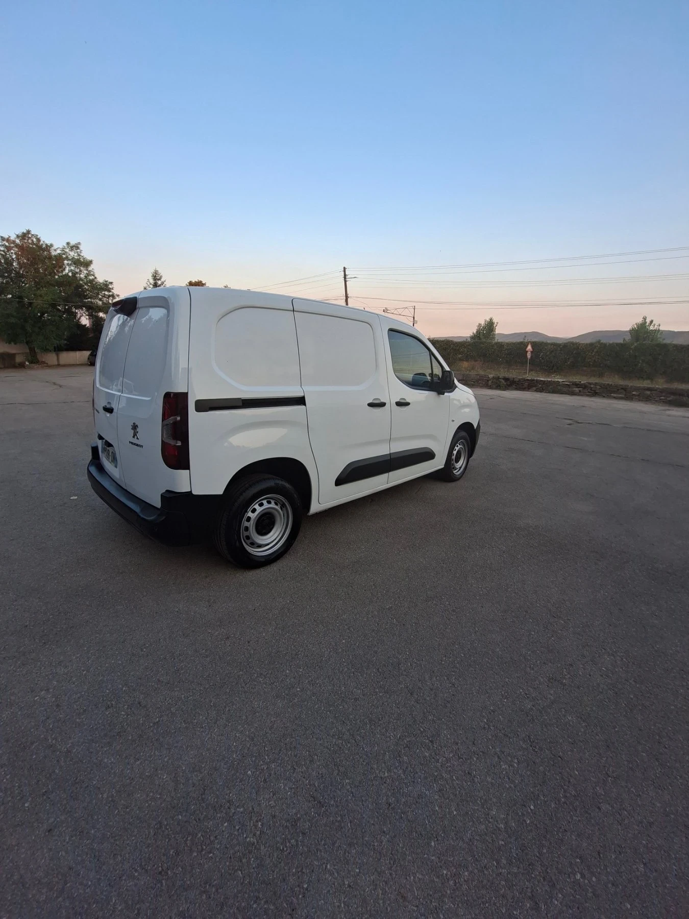 Peugeot Partner 1.5 HDi, снимка 4 - Автомобили и джипове - 56069794