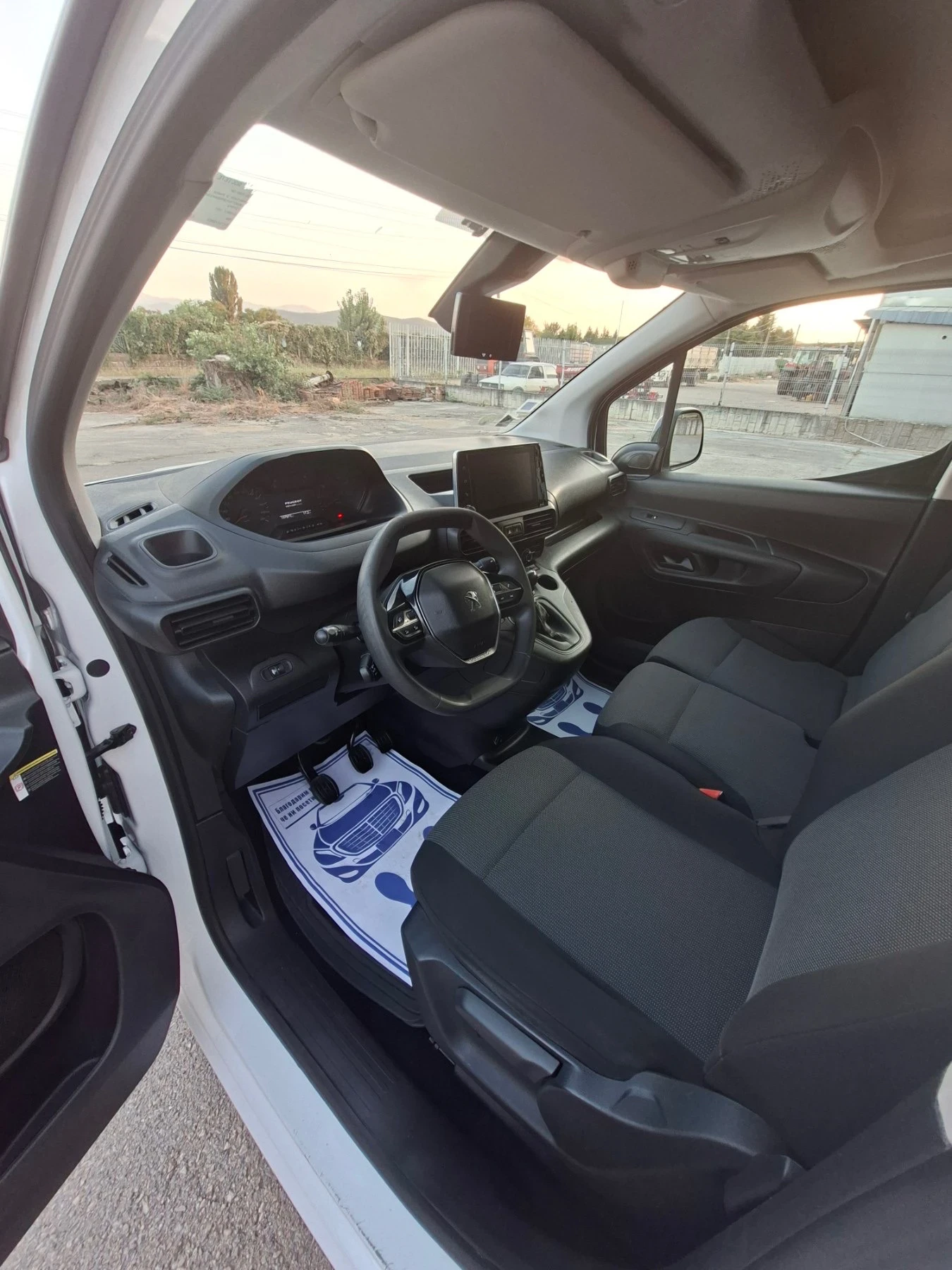 Peugeot Partner 1.5 HDi, снимка 9 - Автомобили и джипове - 56069794