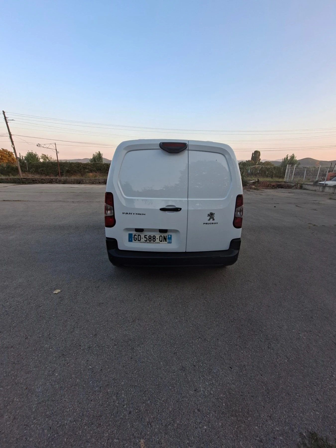 Peugeot Partner 1.5 HDi, снимка 6 - Автомобили и джипове - 56069794