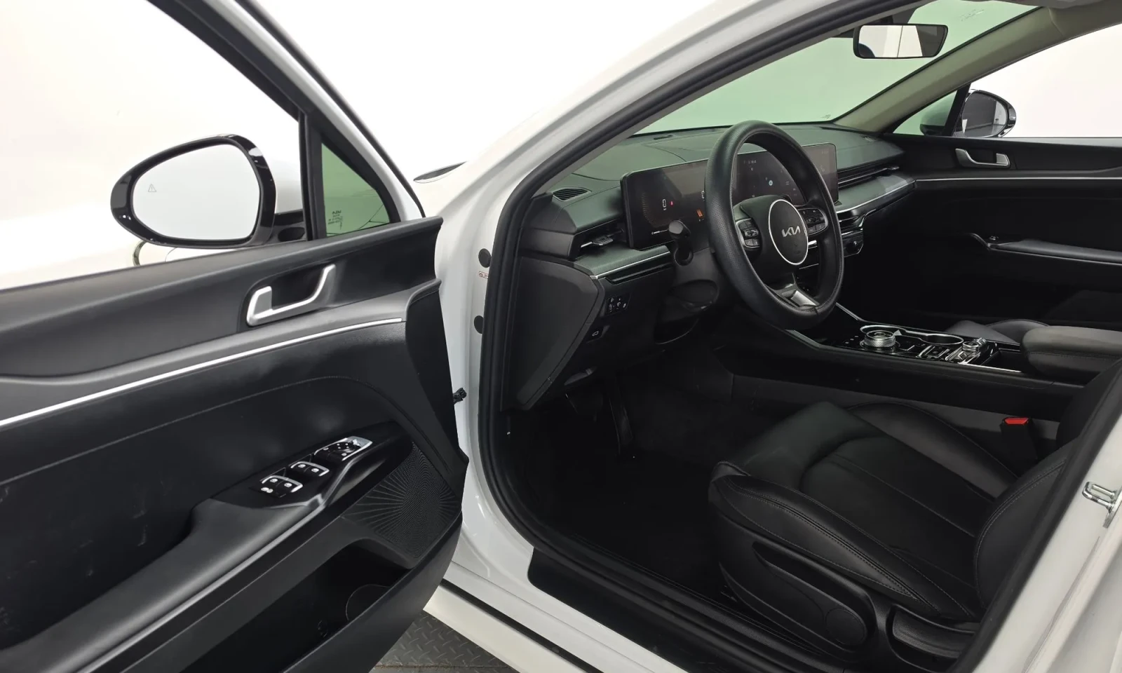Kia K5, снимка 10 - Автомобили и джипове - 56555415