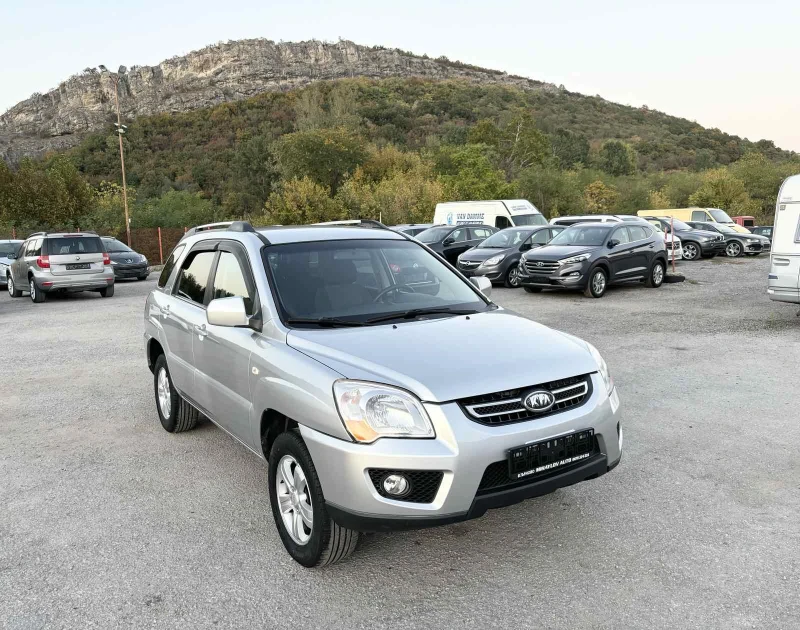 Kia Sportage 2.0 CRDI 4X4 УНИКАТ, снимка 1 - Автомобили и джипове - 47388868