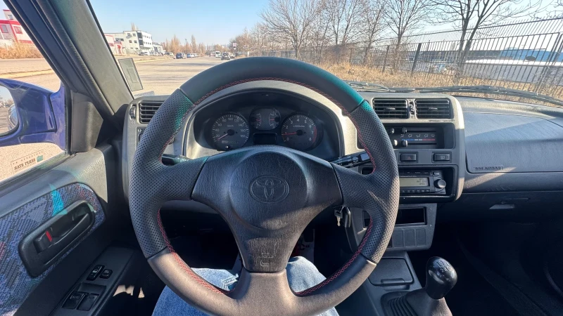 Toyota Rav4, снимка 4 - Автомобили и джипове - 49389191