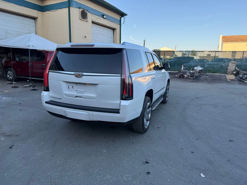 Cadillac Escalade КРАЙНА ЦЕНА, снимка 4 - Автомобили и джипове - 52897027