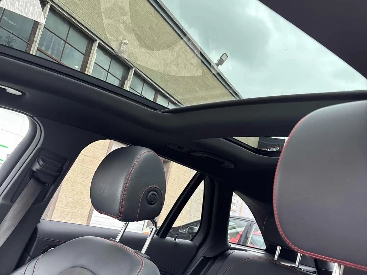 Mercedes-Benz GLC 43 AMG 4МАТИС* BURMESTER* DISTRONIC* АМБИЕНТНО* , снимка 13 - Автомобили и джипове - 54572919