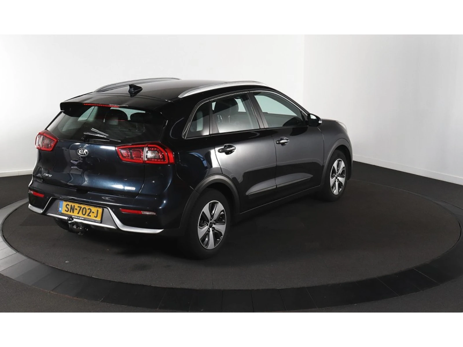 Kia Niro 1.6 GDI DynamicLine , снимка 2 - Автомобили и джипове - 55458755