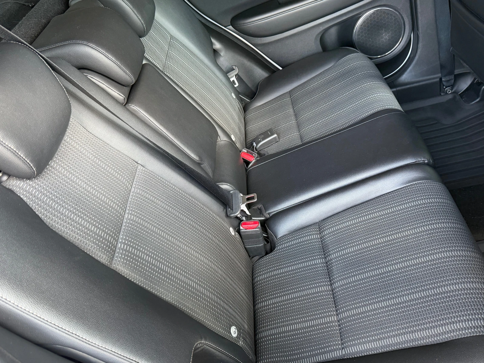 Honda Hr-v 1.5I-VTEC-95000км-KATO НОВ-EXCLUSIVE!!!, снимка 15 - Автомобили и джипове - 55666045