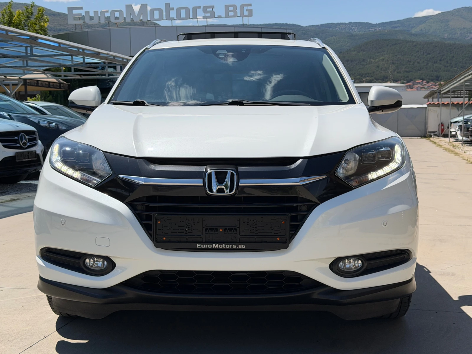 Honda Hr-v 1.5I-VTEC-95000км-KATO НОВ-EXCLUSIVE!!!, снимка 2 - Автомобили и джипове - 55666045
