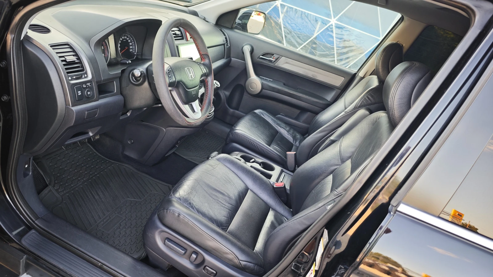 Honda Cr-v ВСИЧКО ПЛАТЕНО/ОБСЛУЖЕН/НОВИ ДИСКОВЕ/НАКЛАДКИ/ГУМИ, снимка 14 - Автомобили и джипове - 55669889