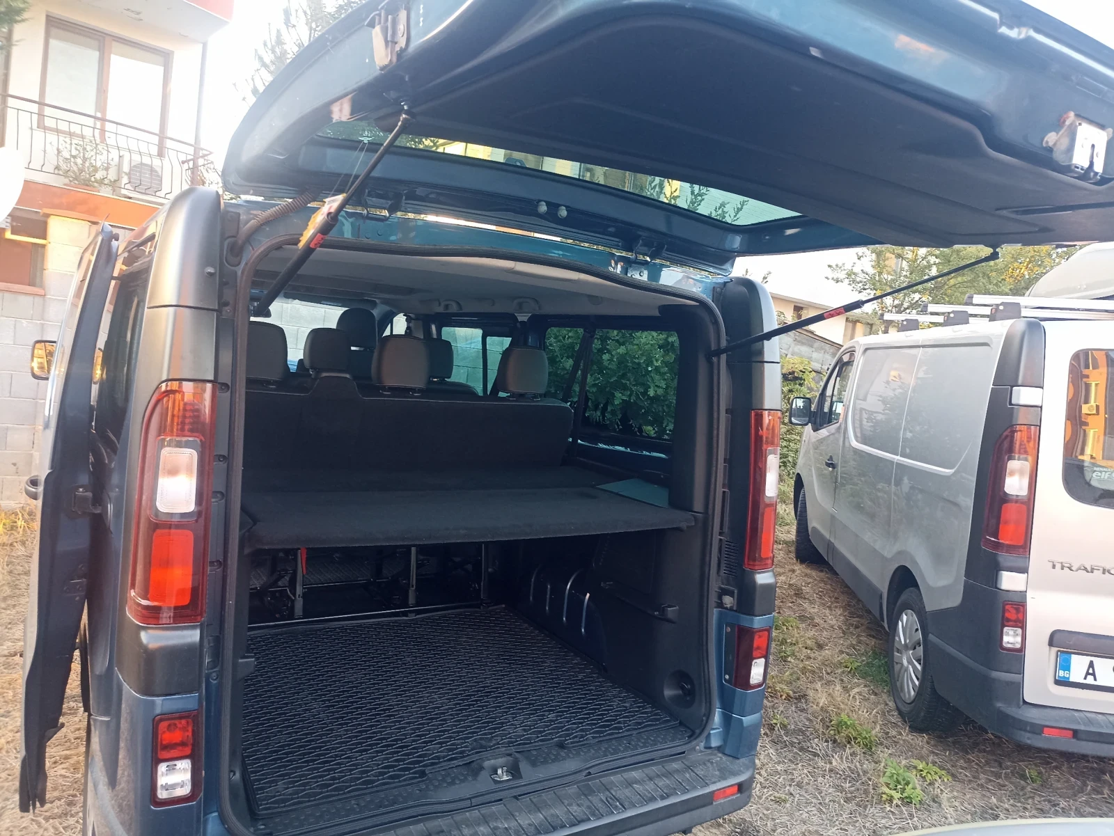 Opel Vivaro 1.6  CDTI. 145 к.с. , снимка 13 - Бусове и автобуси - 56654489