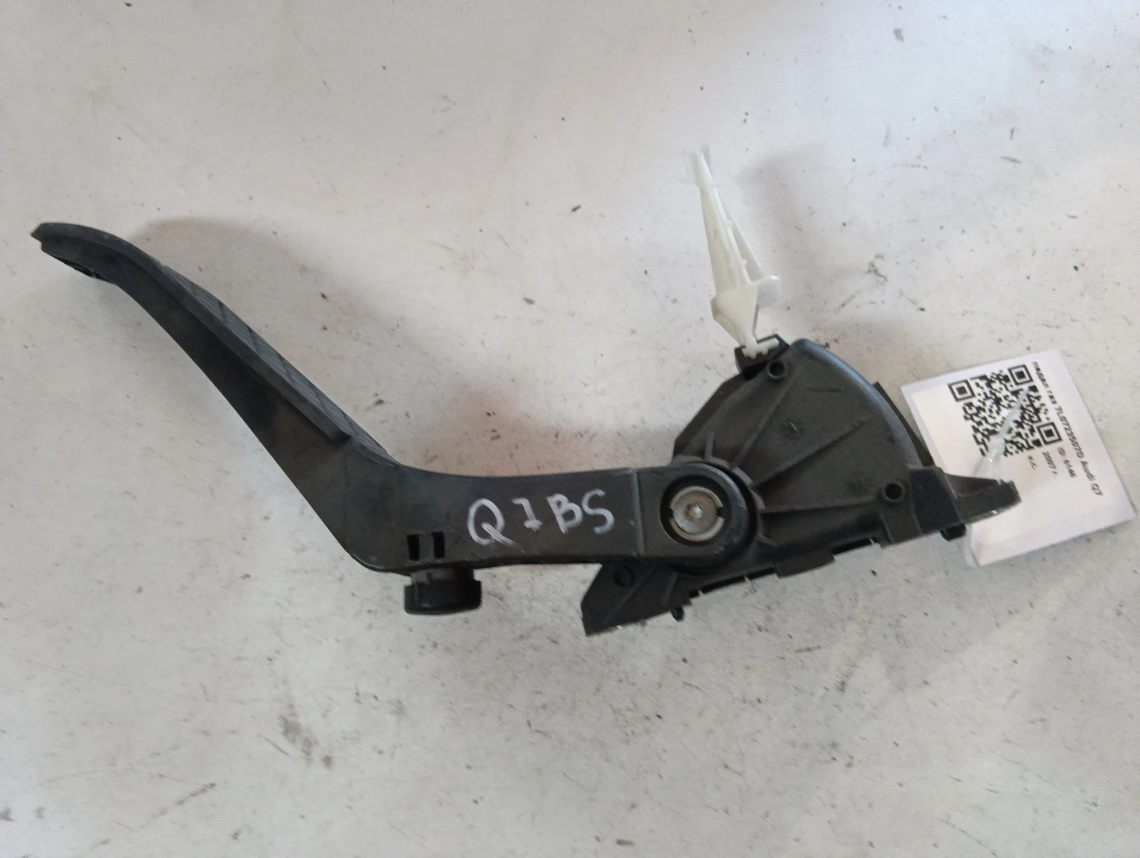 педал газ 7L0723507D Audi Q7