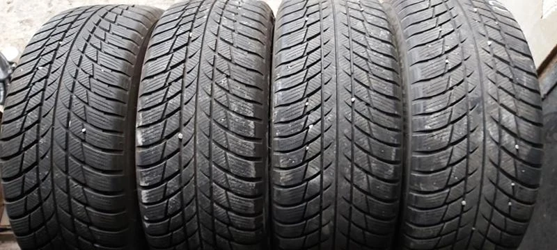 Гуми Зимни 225/50R18, снимка 2 - Гуми и джанти - 31140886