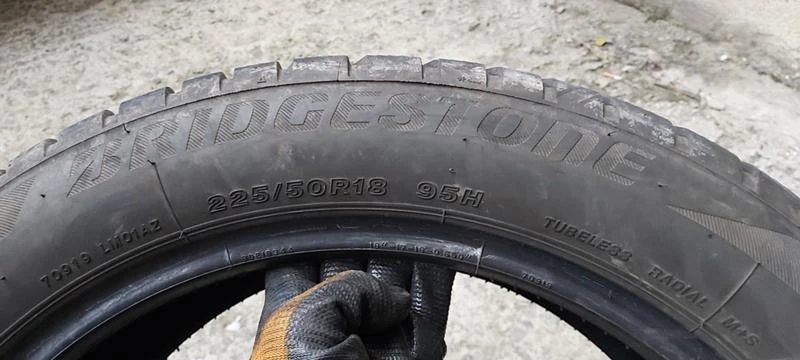 Гуми Зимни 225/50R18, снимка 12 - Гуми и джанти - 31140886