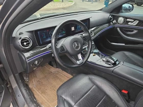 Mercedes-Benz E 400 АМГ ПАКЕТ/CARFAX/КЛИП/АМБИЕНТНО/ ОБДУХ/ПАНО/, снимка 6