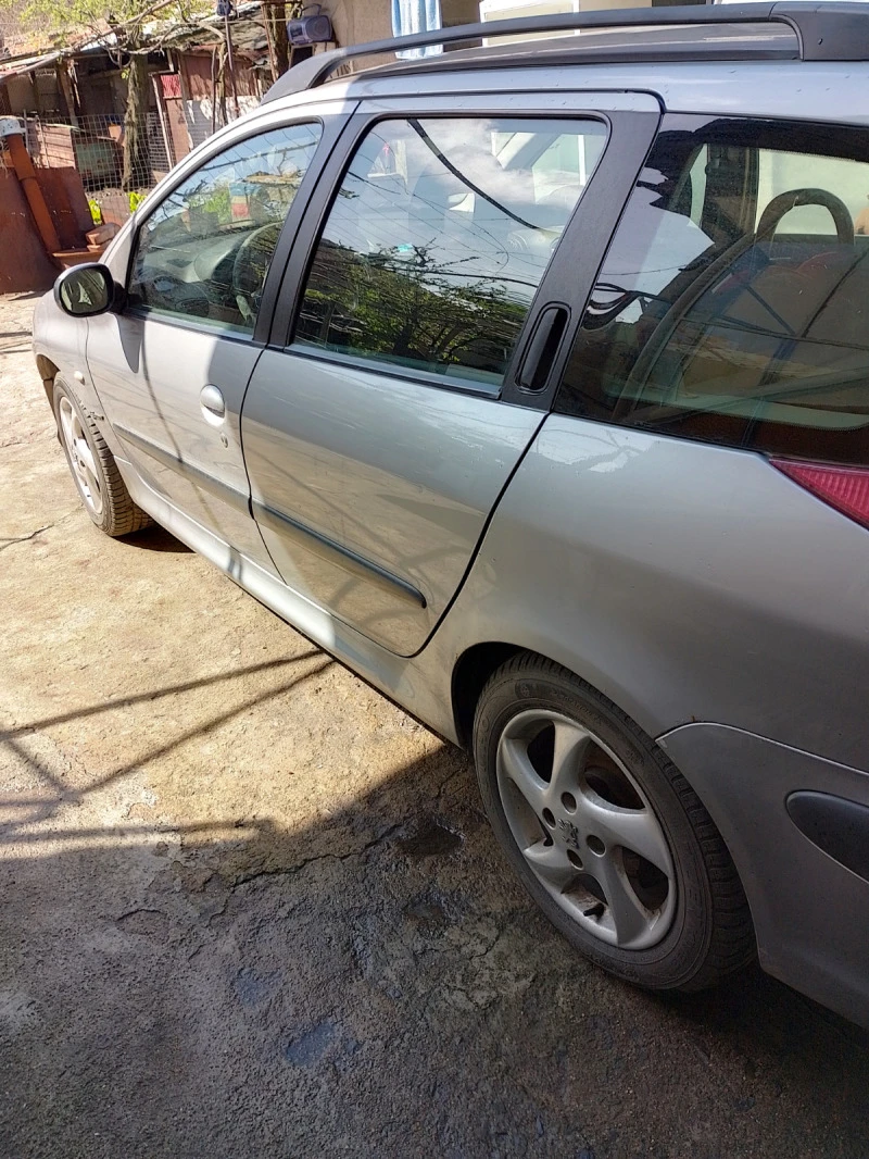 Peugeot 206, снимка 6 - Автомобили и джипове - 40377765