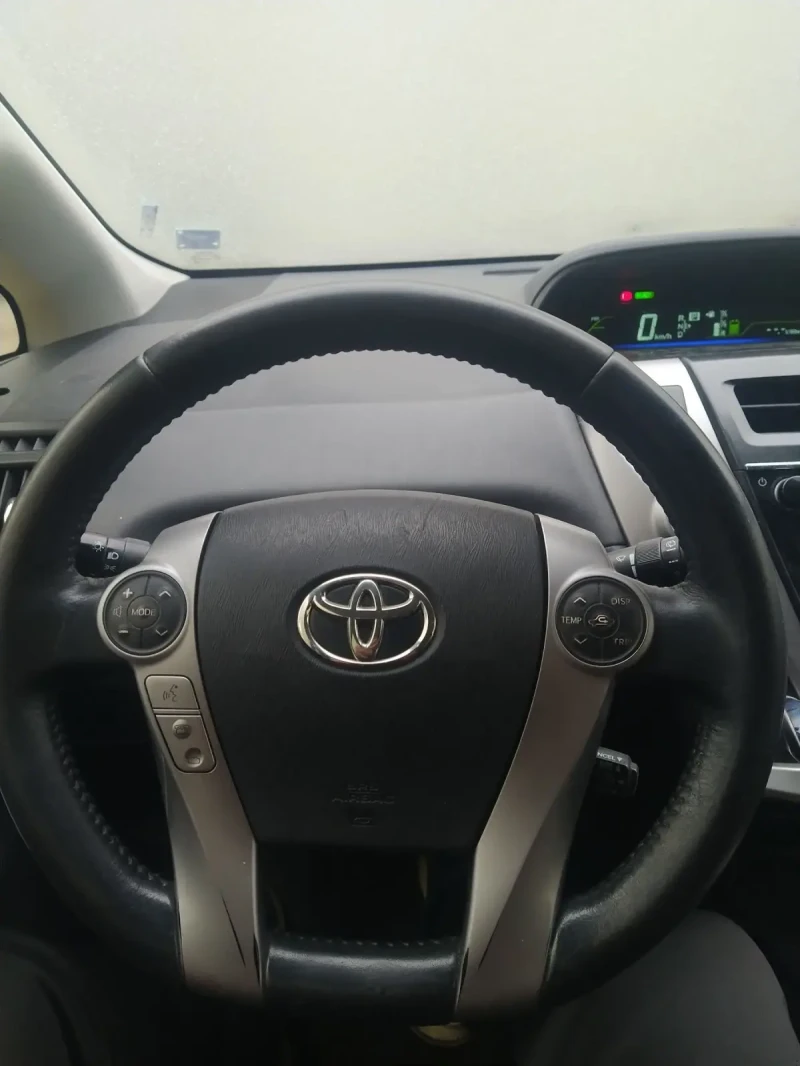 Toyota Prius Седем места , снимка 7 - Автомобили и джипове - 48528734