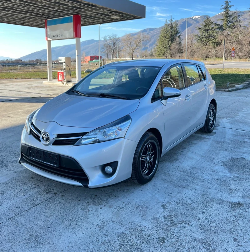 Toyota Verso 2.0 D-4D Facelift !Верига !Климатик 191 000 КМ !!!
