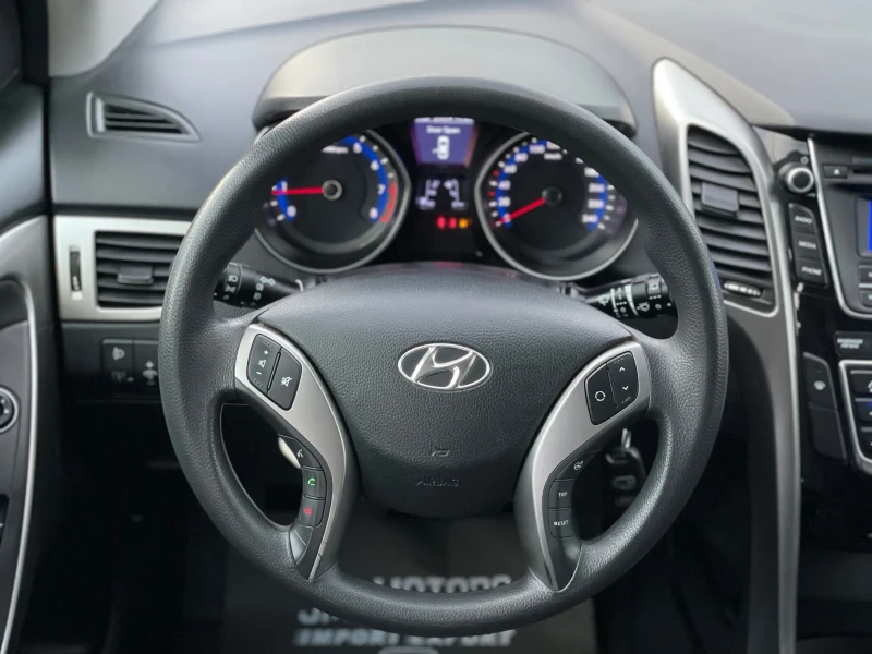 Hyundai I30 1.4i 99кс УНИКАТ, снимка 8 - Автомобили и джипове - 49508863