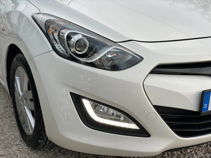 Hyundai I30 1.4i 99кс УНИКАТ, снимка 4 - Автомобили и джипове - 49508863