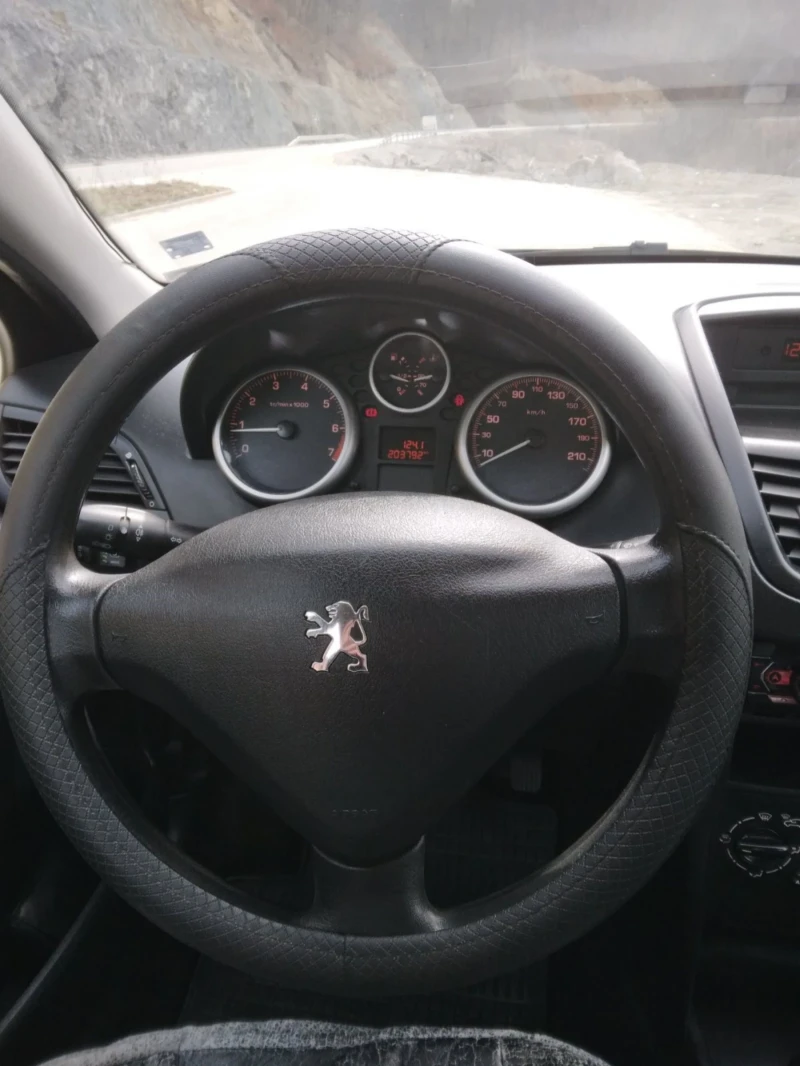 Peugeot 207 1.4i 75 hp 2008г, снимка 13 - Автомобили и джипове - 49530576