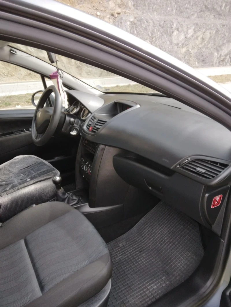 Peugeot 207 1.4i 75 hp 2008г, снимка 9 - Автомобили и джипове - 49530576