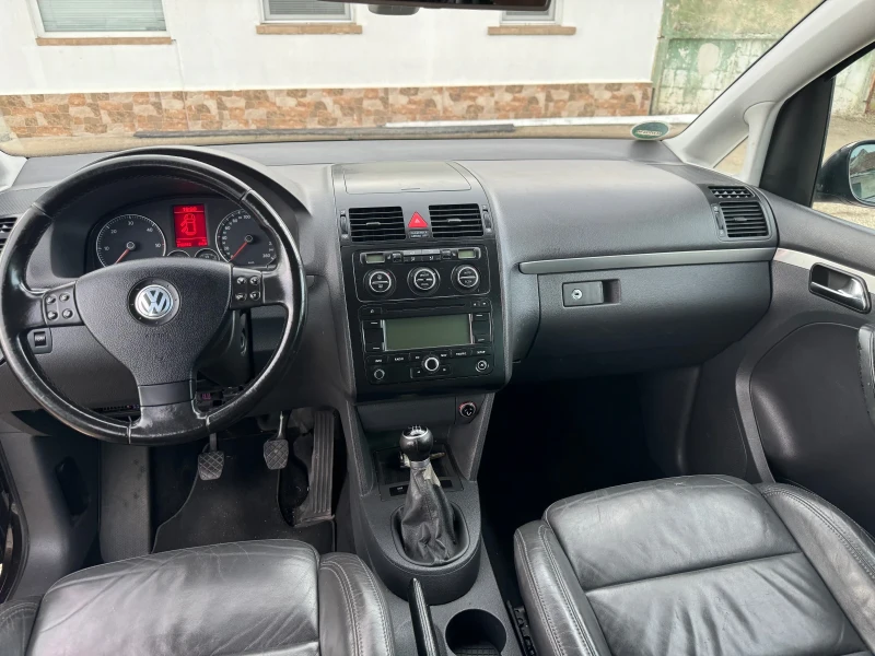 VW Touran 2.0 TDI 170 kc, снимка 8 - Автомобили и джипове - 49567350