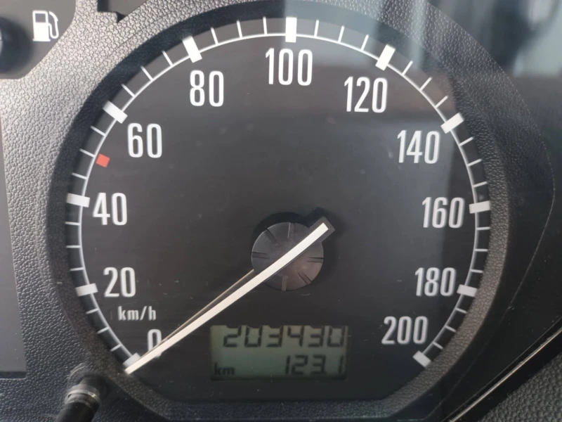 Skoda Fabia 1.4, снимка 6 - Автомобили и джипове - 50082814