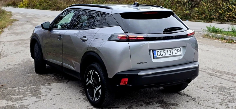 Peugeot 2008 Ексклузивен автомобил; Пробегът е 100% реален!, снимка 8 - Автомобили и джипове - 52203853