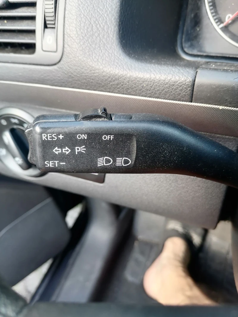 VW Touran Ван, снимка 13 - Автомобили и джипове - 52553472