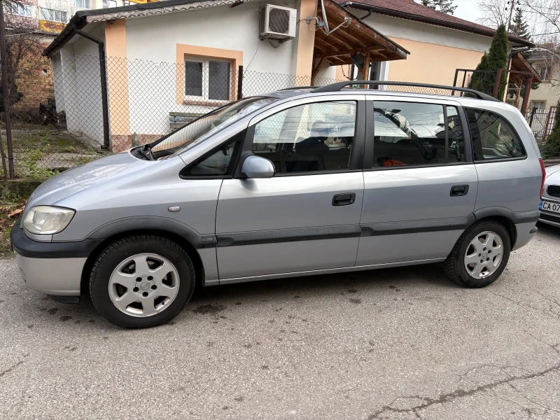 Opel Zafira 1.8, снимка 4 - Автомобили и джипове - 52773940