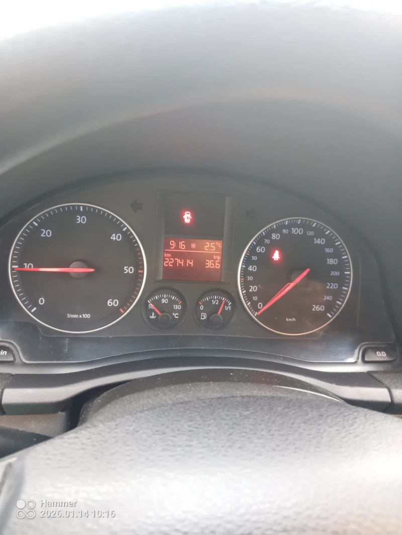 VW Golf 1.9тди, снимка 7 - Автомобили и джипове - 53141294