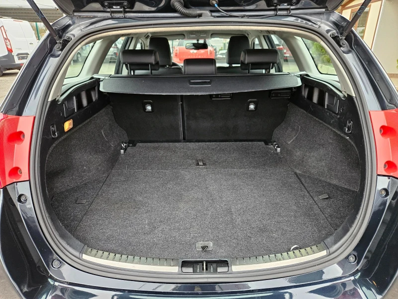 Toyota Auris 1.4-D4D, снимка 12 - Автомобили и джипове - 53149034