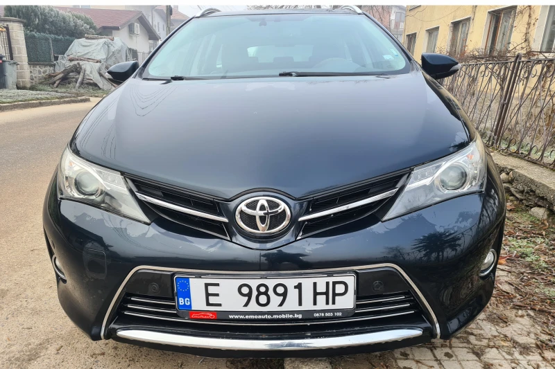Toyota Auris 1.4-D4D, снимка 2 - Автомобили и джипове - 53149034