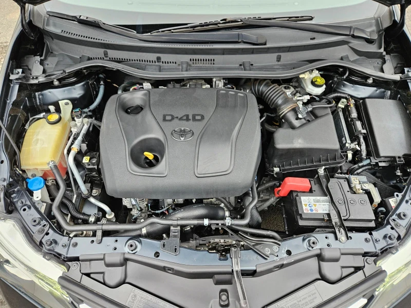 Toyota Auris 1.4-D4D, снимка 13 - Автомобили и джипове - 53149034