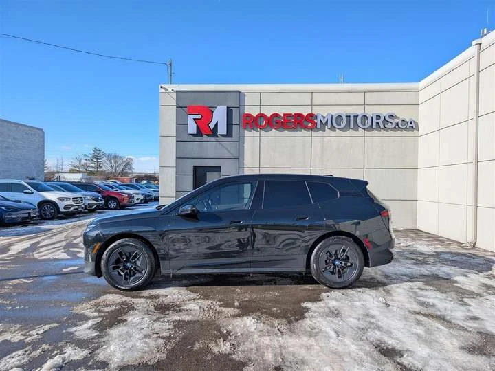 BMW iX XDRIVE50 - NAVI - LEATHER - TECH FEATURES, снимка 2 - Автомобили и джипове - 53558370