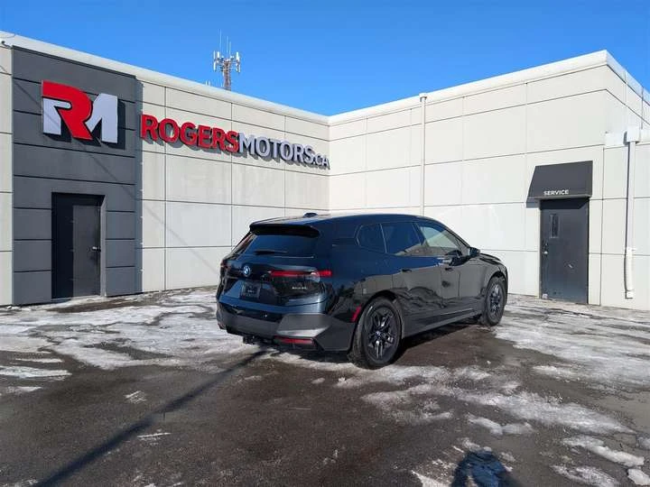 BMW iX XDRIVE50 - NAVI - LEATHER - TECH FEATURES, снимка 5 - Автомобили и джипове - 53558370