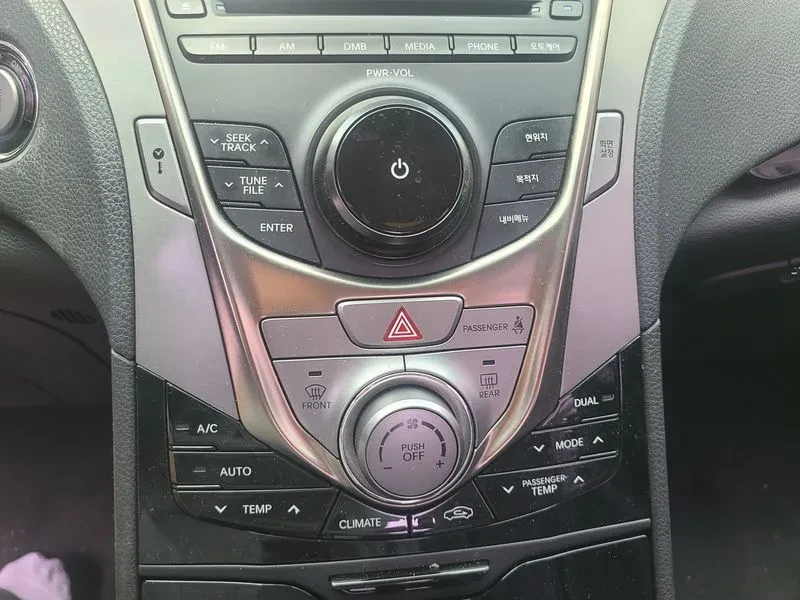 Hyundai Grandeur 2.4, снимка 11 - Автомобили и джипове - 54626065