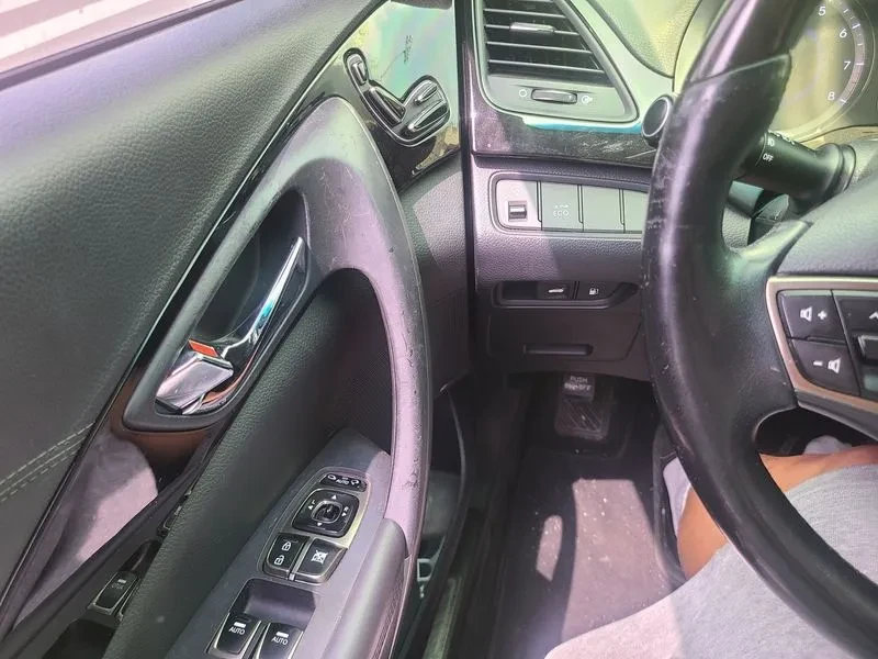 Hyundai Grandeur 2.4, снимка 10 - Автомобили и джипове - 54626065