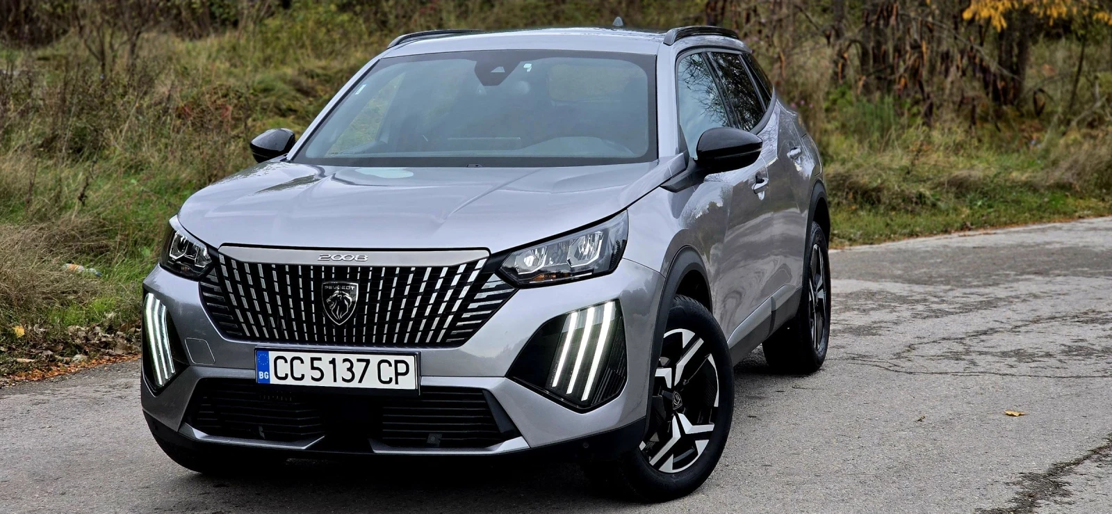 Peugeot 2008 Ексклузивен автомобил; Пробегът е 100% реален!, снимка 1