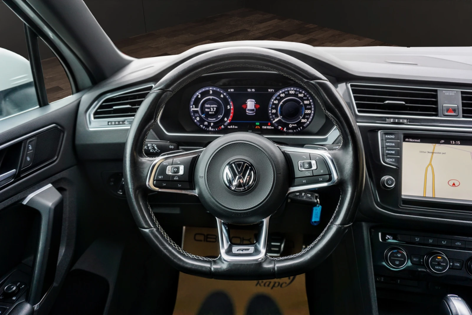 VW Tiguan 2.0TDI R-LINE EXECUTIVE DSG 4-MOTION - изображение 9