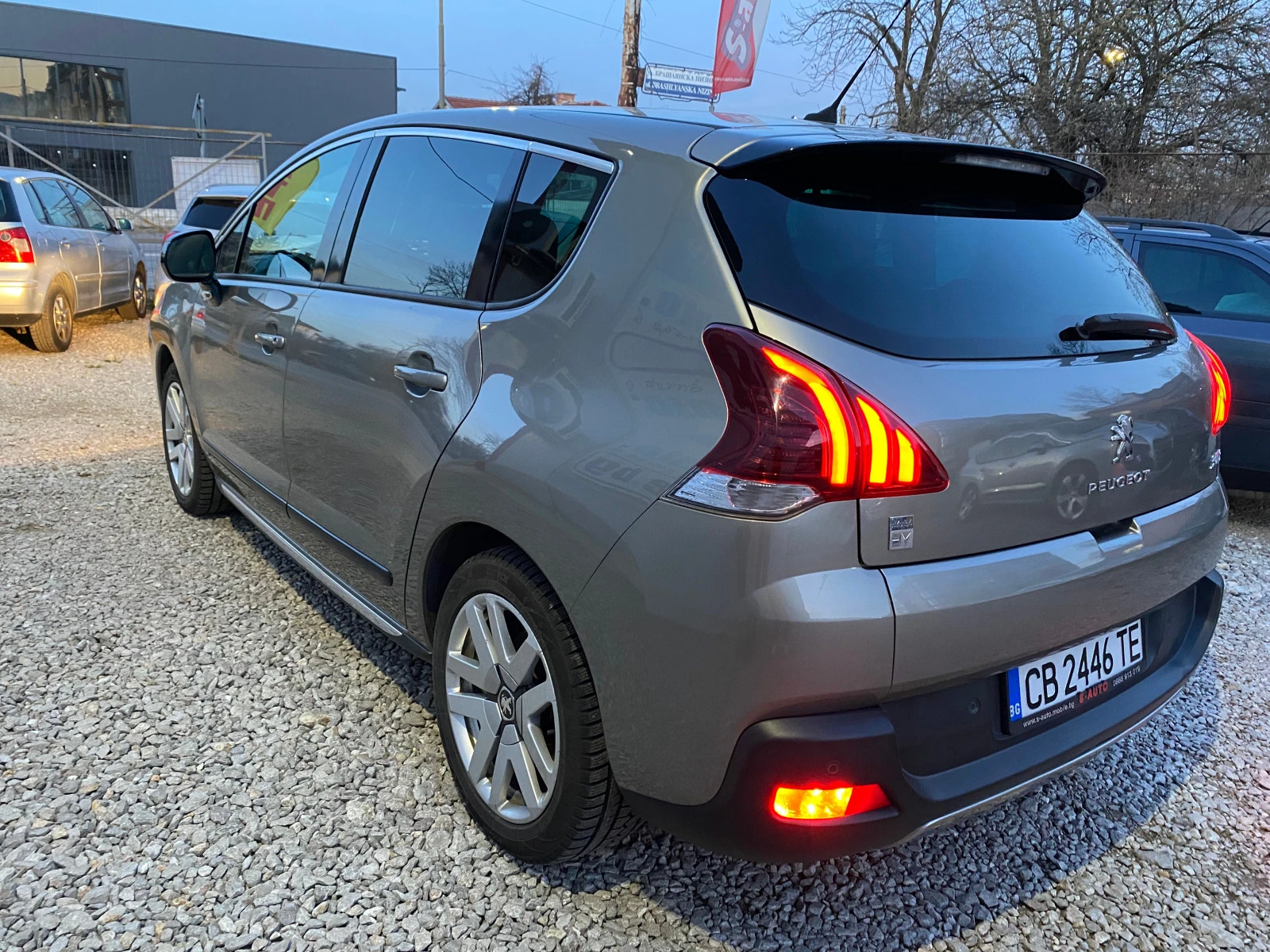 Peugeot 3008 2.0HDI 4X4 HYBRID* NAVI* HEAD UP* ПОДГРЕВ* ШВЕЙЦАР - изображение 4