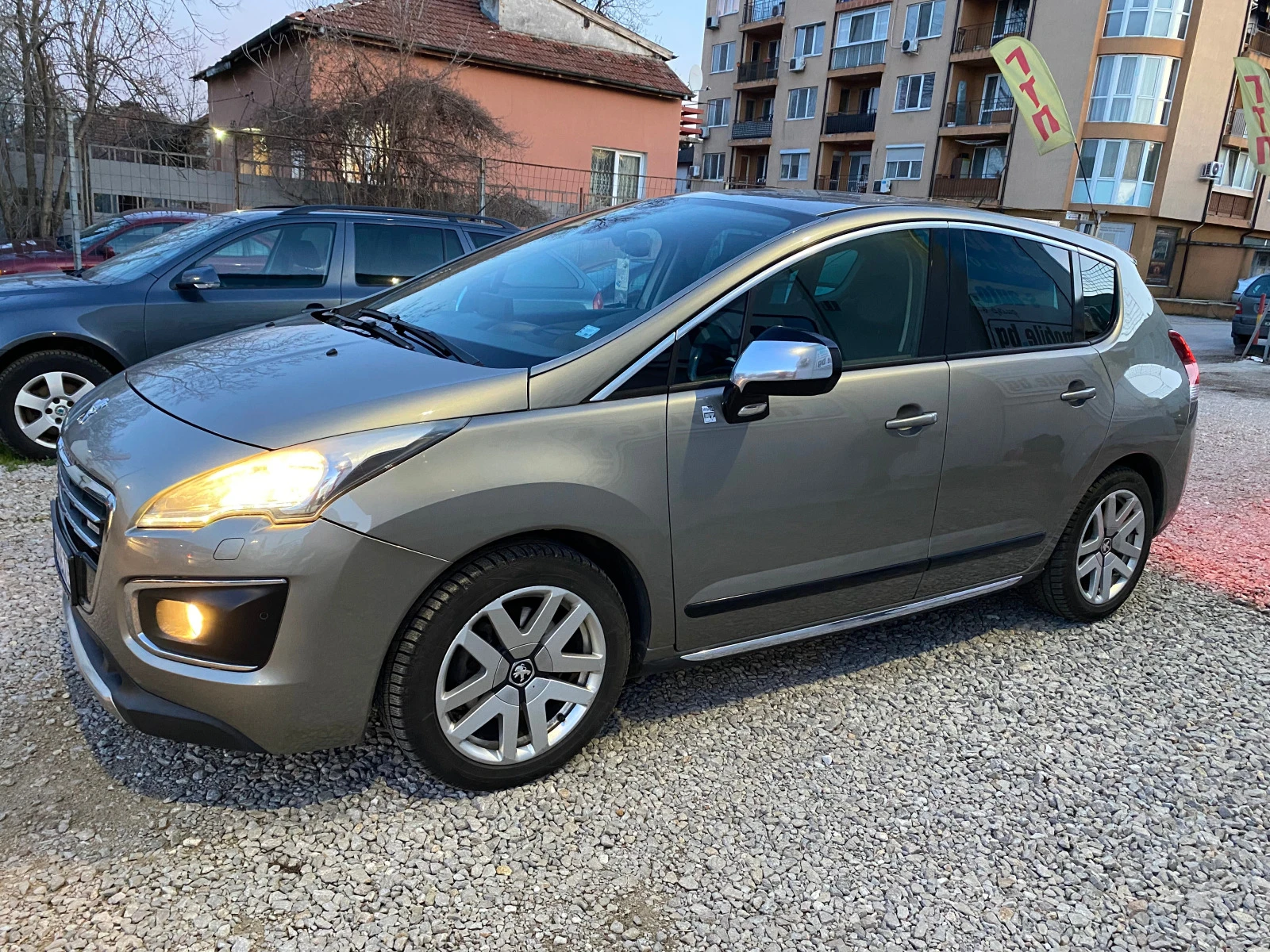 Peugeot 3008 2.0HDI 4X4 HYBRID* NAVI* HEAD UP* ПОДГРЕВ* ШВЕЙЦАР - изображение 3