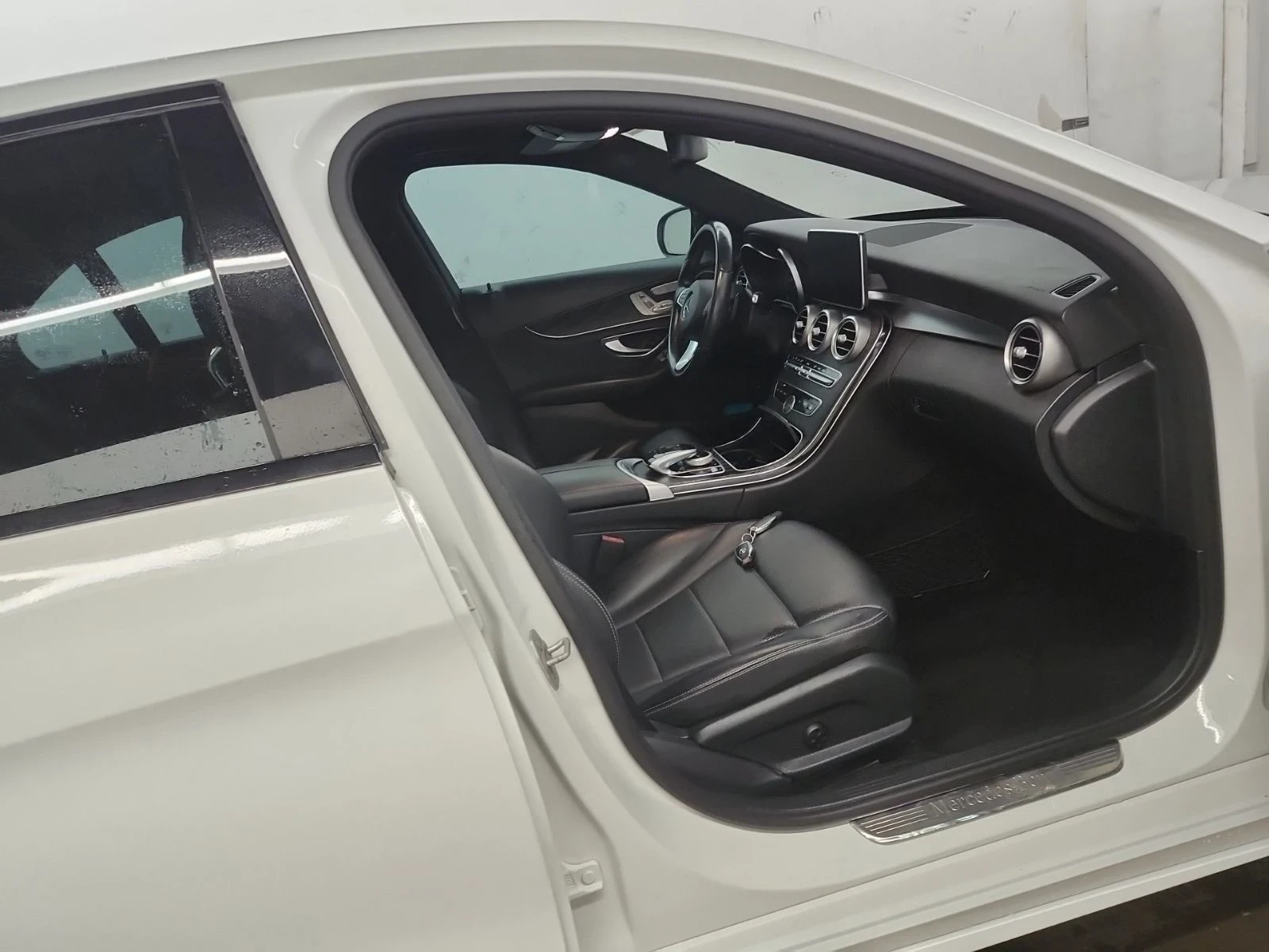 Mercedes-Benz C 300 4Matic* * *  | Mobile.bg   11