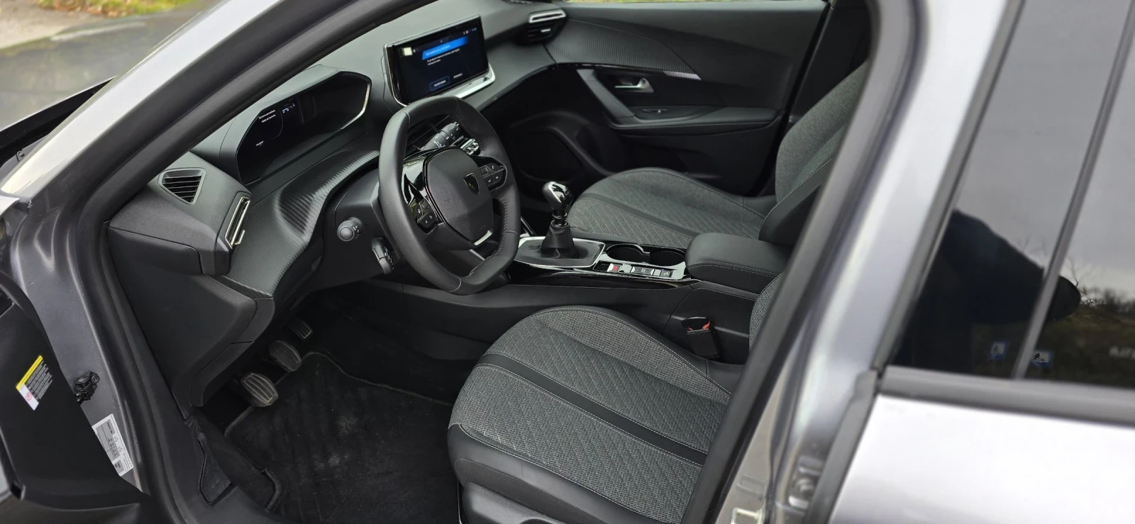 Peugeot 2008 5600км. 2024г. Чисто нова - изображение 9