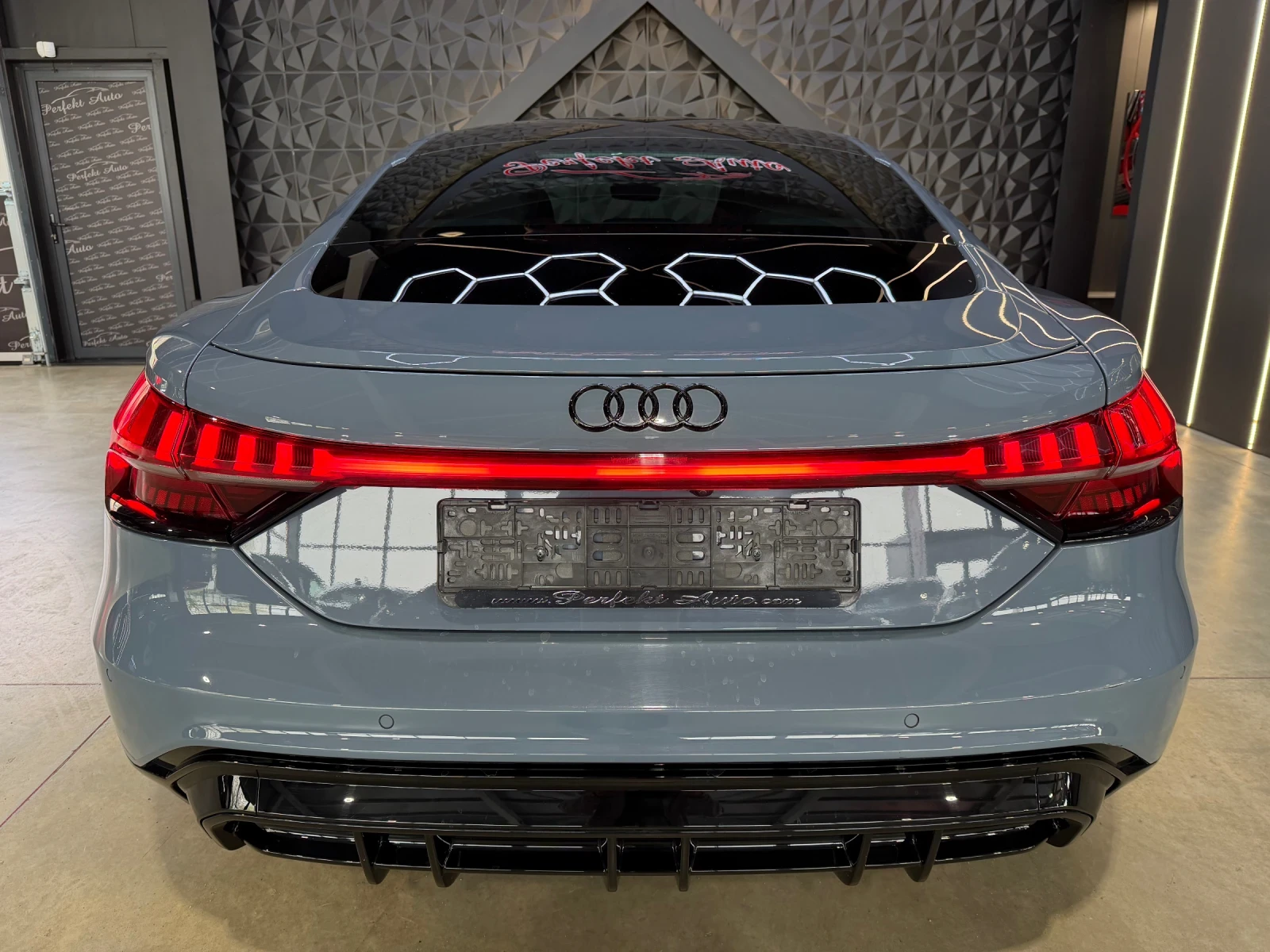 Audi E-Tron GT FULL ЕКСТРИ * B & O * HEAD UP * ПАНОРАМА * , снимка 4 - Автомобили и джипове - 54322295