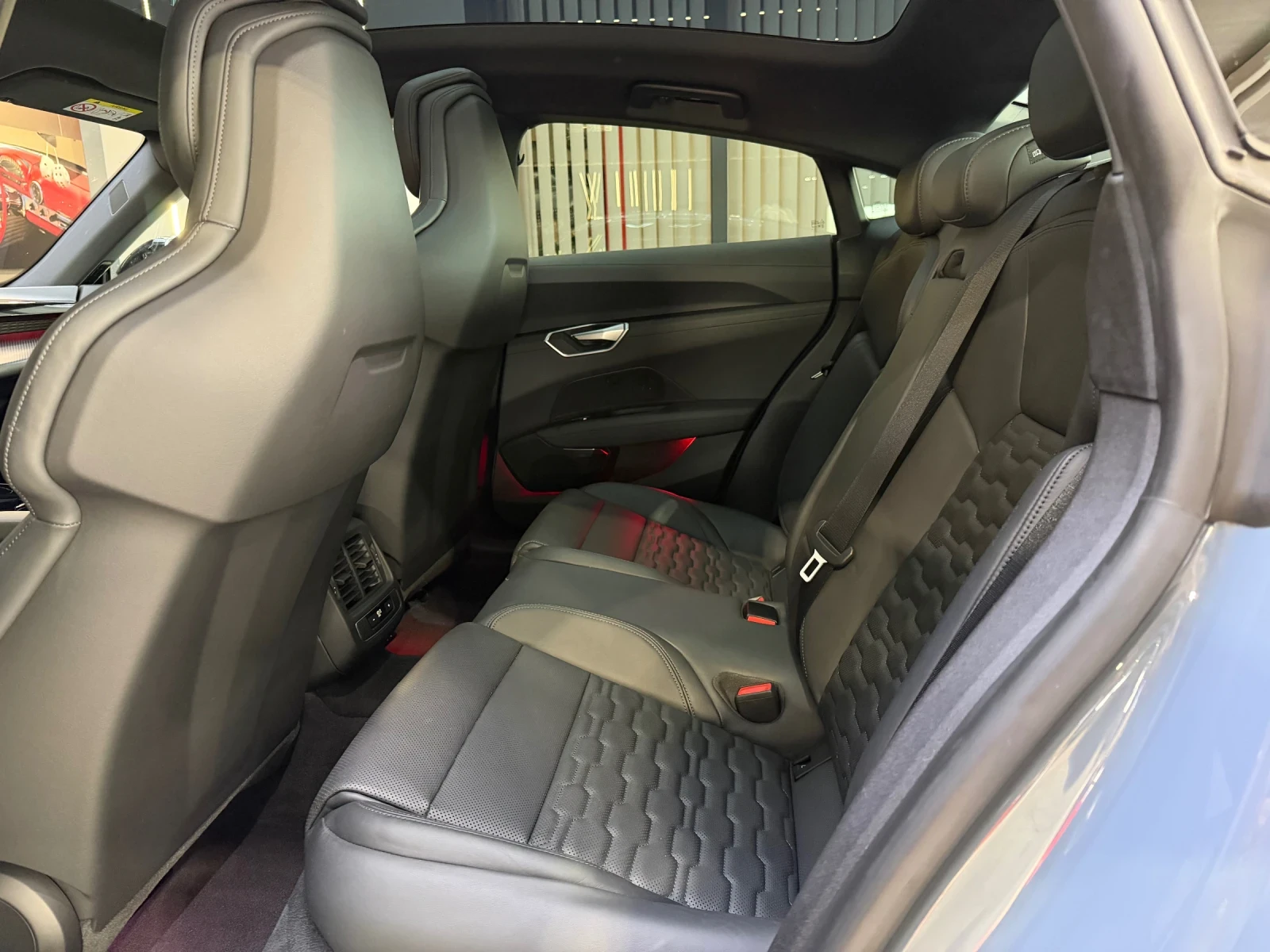 Audi E-Tron GT FULL ЕКСТРИ * B & O * HEAD UP * ПАНОРАМА * , снимка 5 - Автомобили и джипове - 54322295