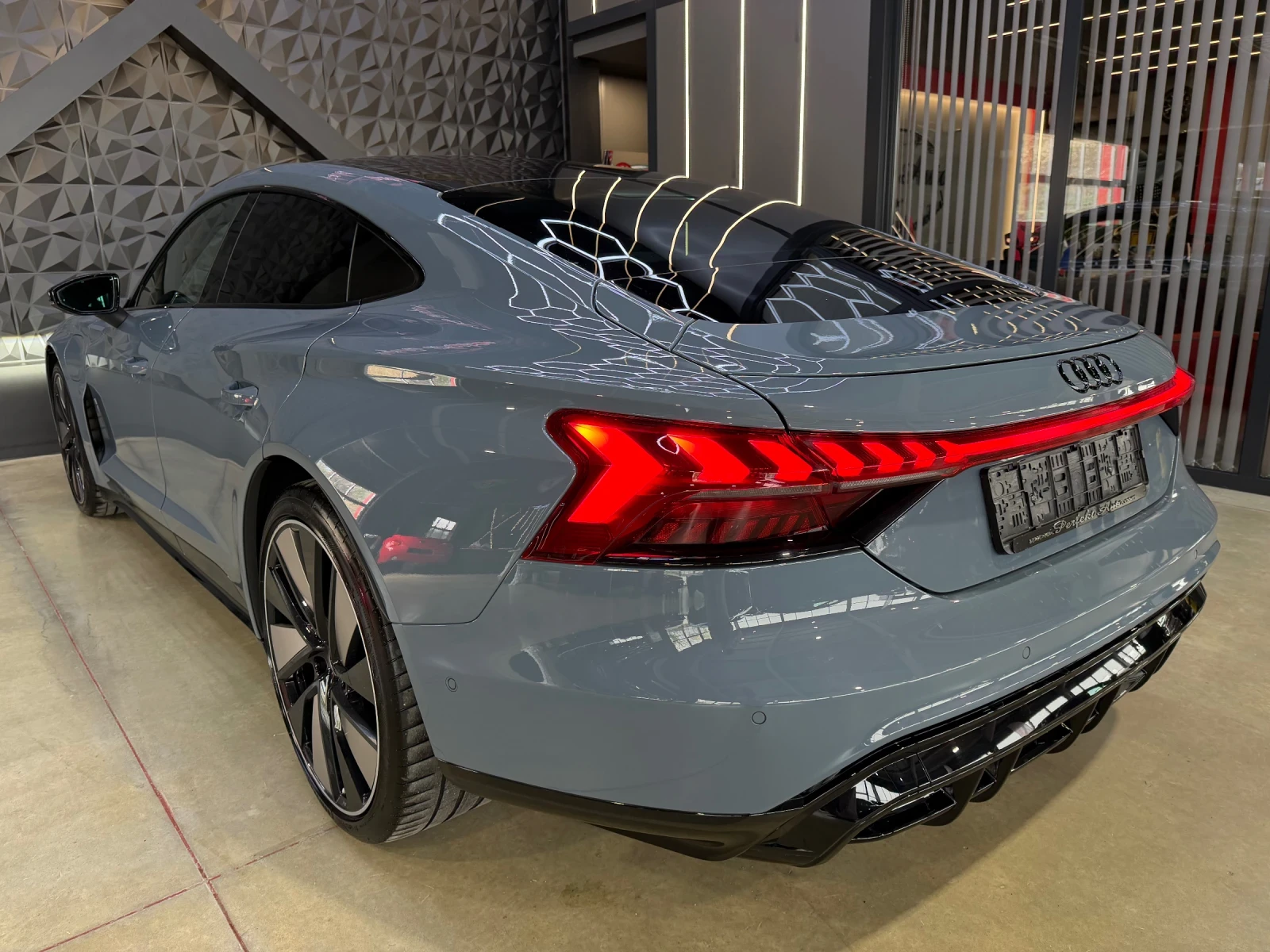 Audi E-Tron GT FULL ЕКСТРИ * B & O * HEAD UP * ПАНОРАМА * , снимка 3 - Автомобили и джипове - 54322295